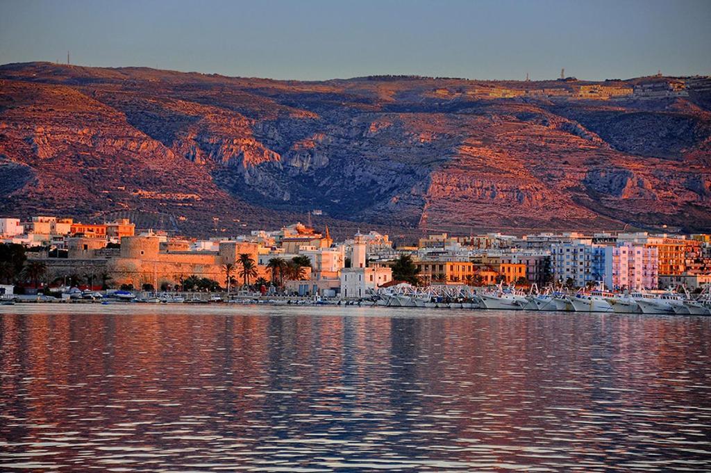 Relais Del Corso Panzió Manfredonia Kültér fotó
